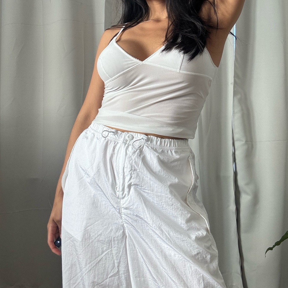 TNA Aritzia White Parachute Pants – Streetwear / Y2K